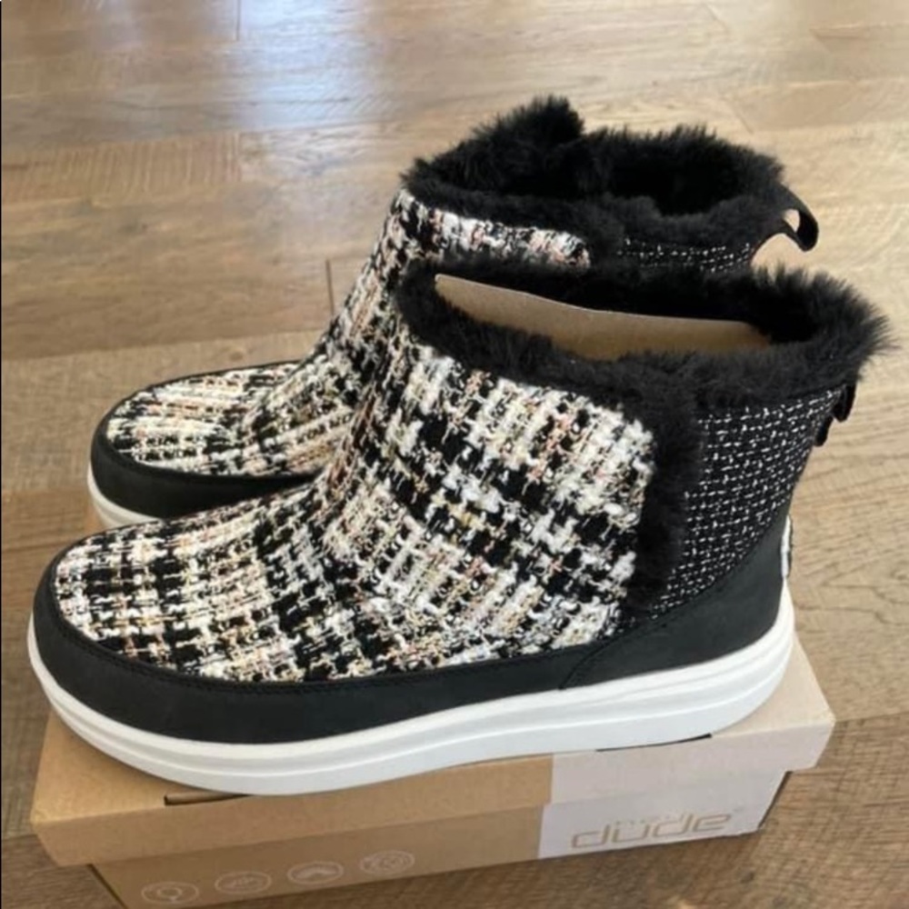 Hey Dude Mel Boots